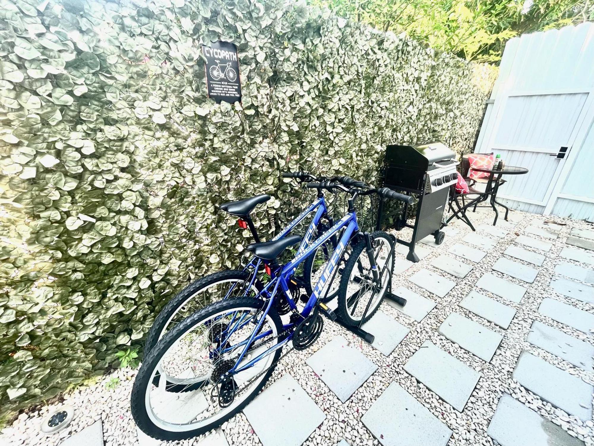 W Bikes Near Wynwood Apartment Miami
