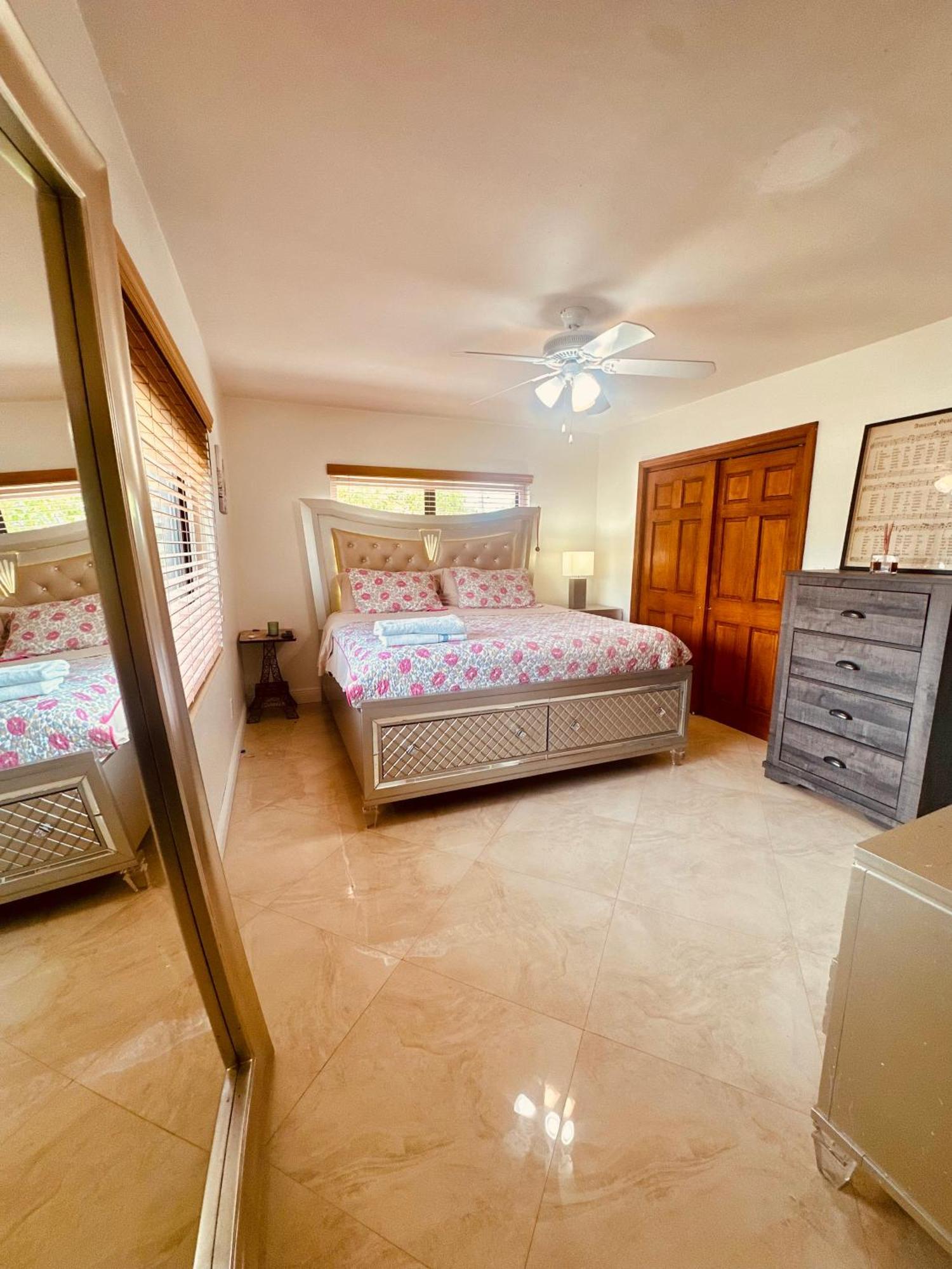 Heated Pool Hot Tub Holiday home Miami