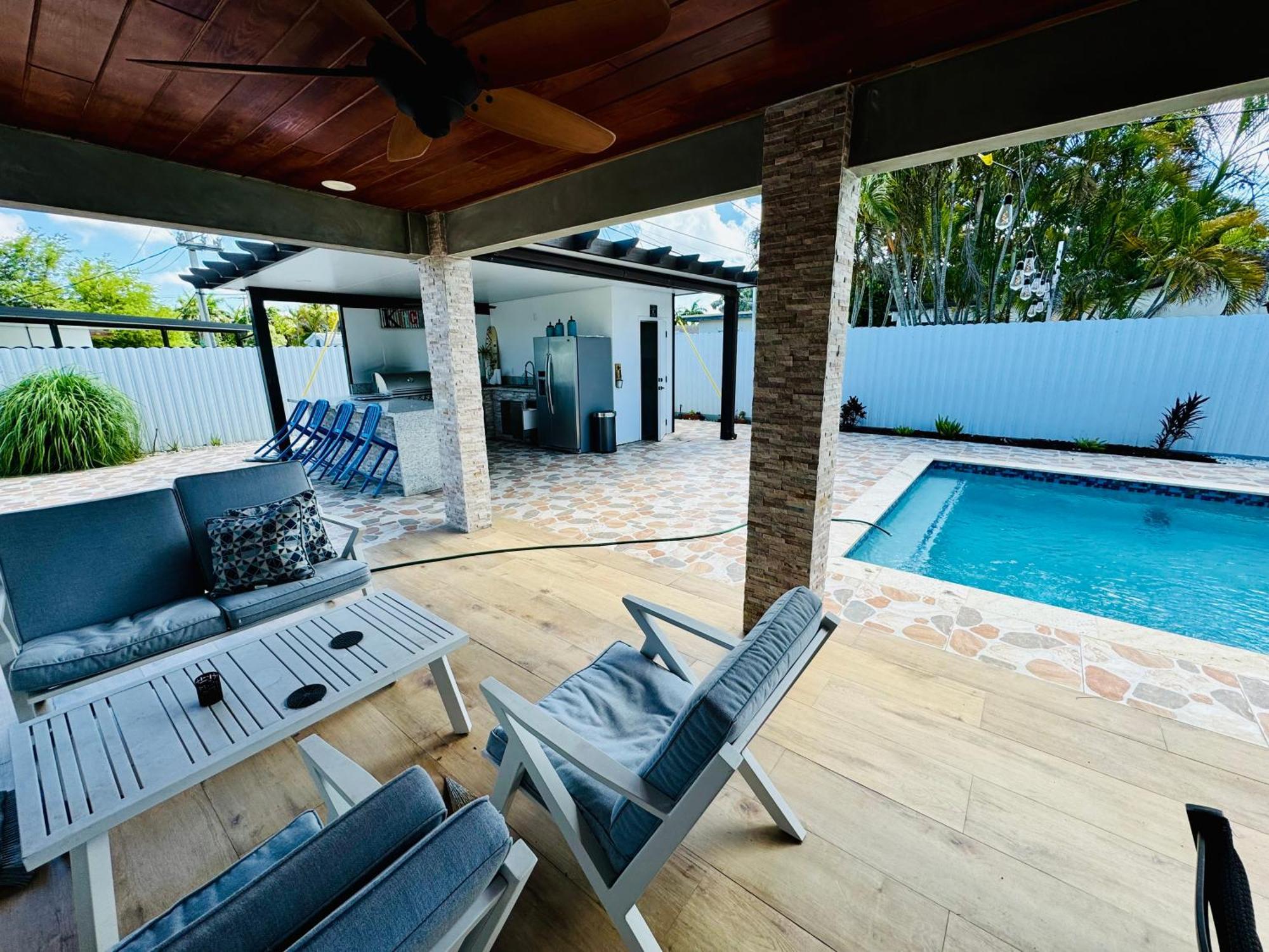 Heated Pool Hot Tub Holiday home