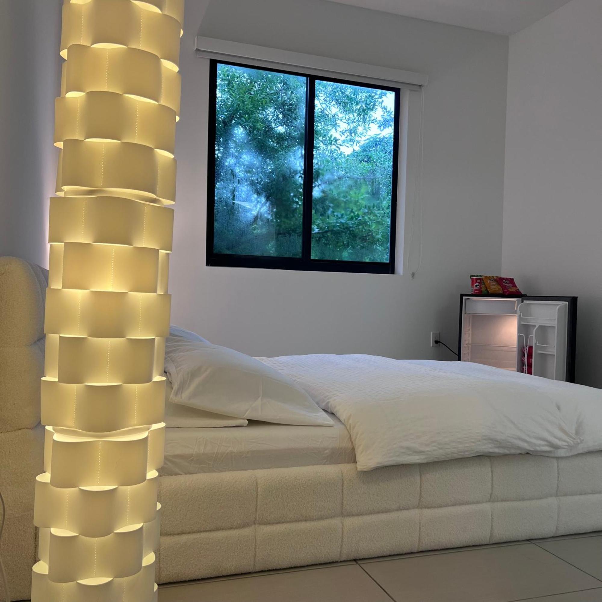 Master Bed In Calle Ocho Privatunterkunft