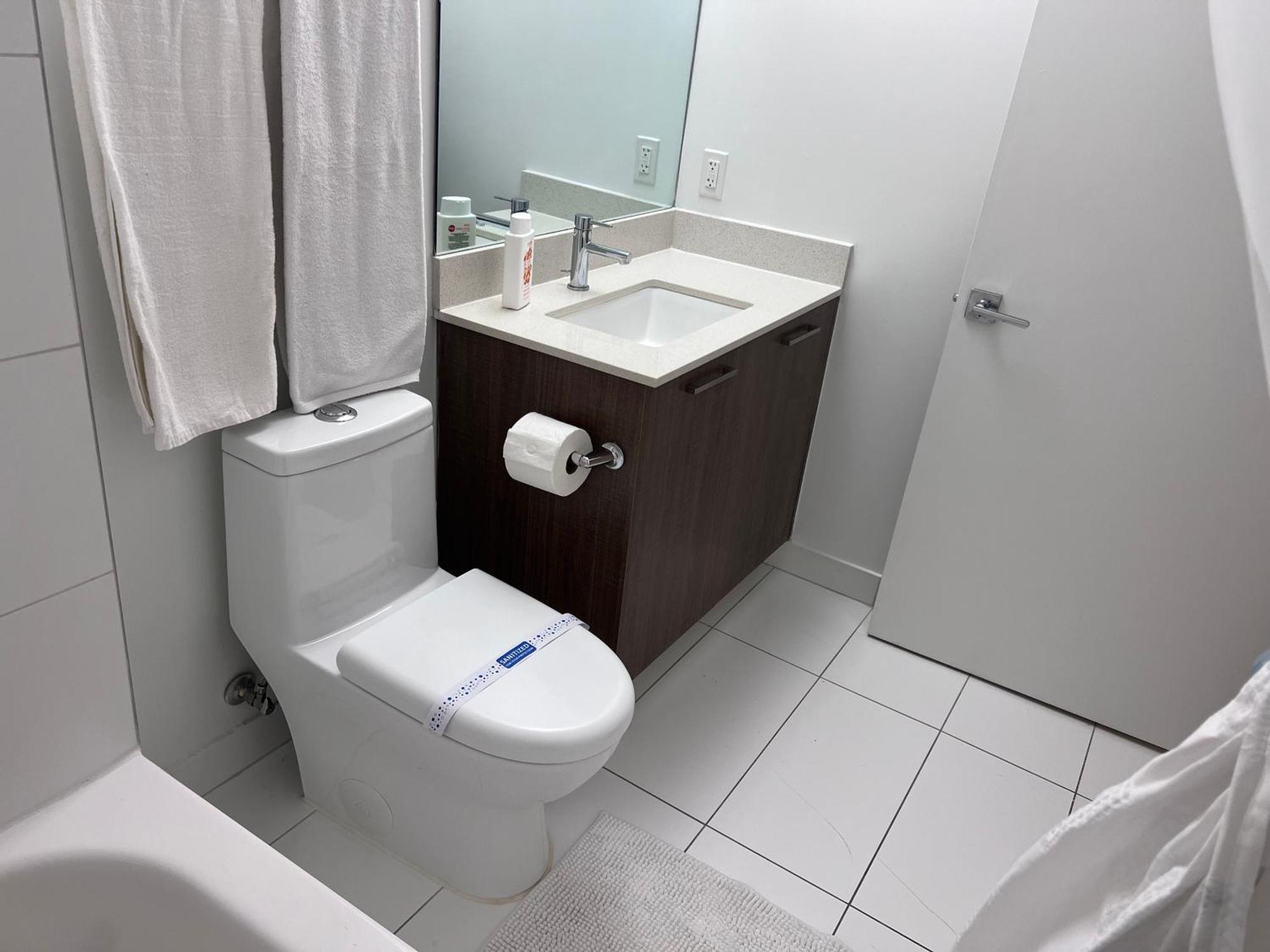 Master Bed In Calle Ocho Privatunterkunft Miami