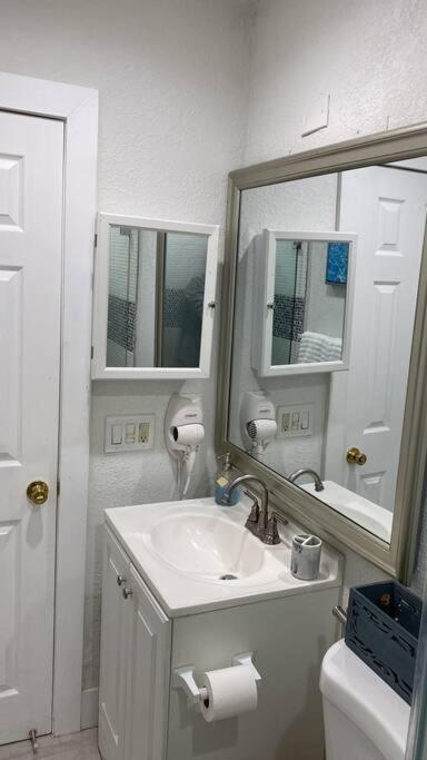 Private And Comfortable Near Airport *