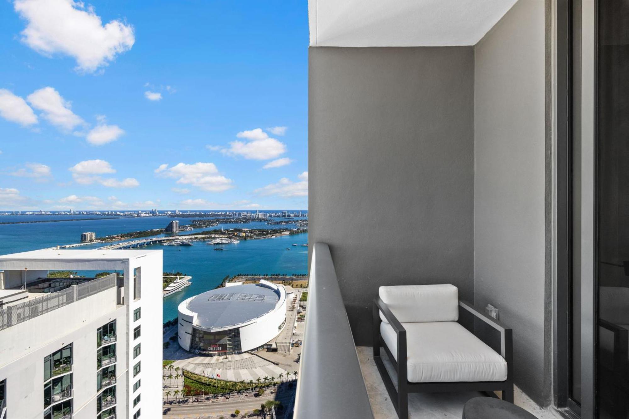 Apartment 48flr W Free Parking *