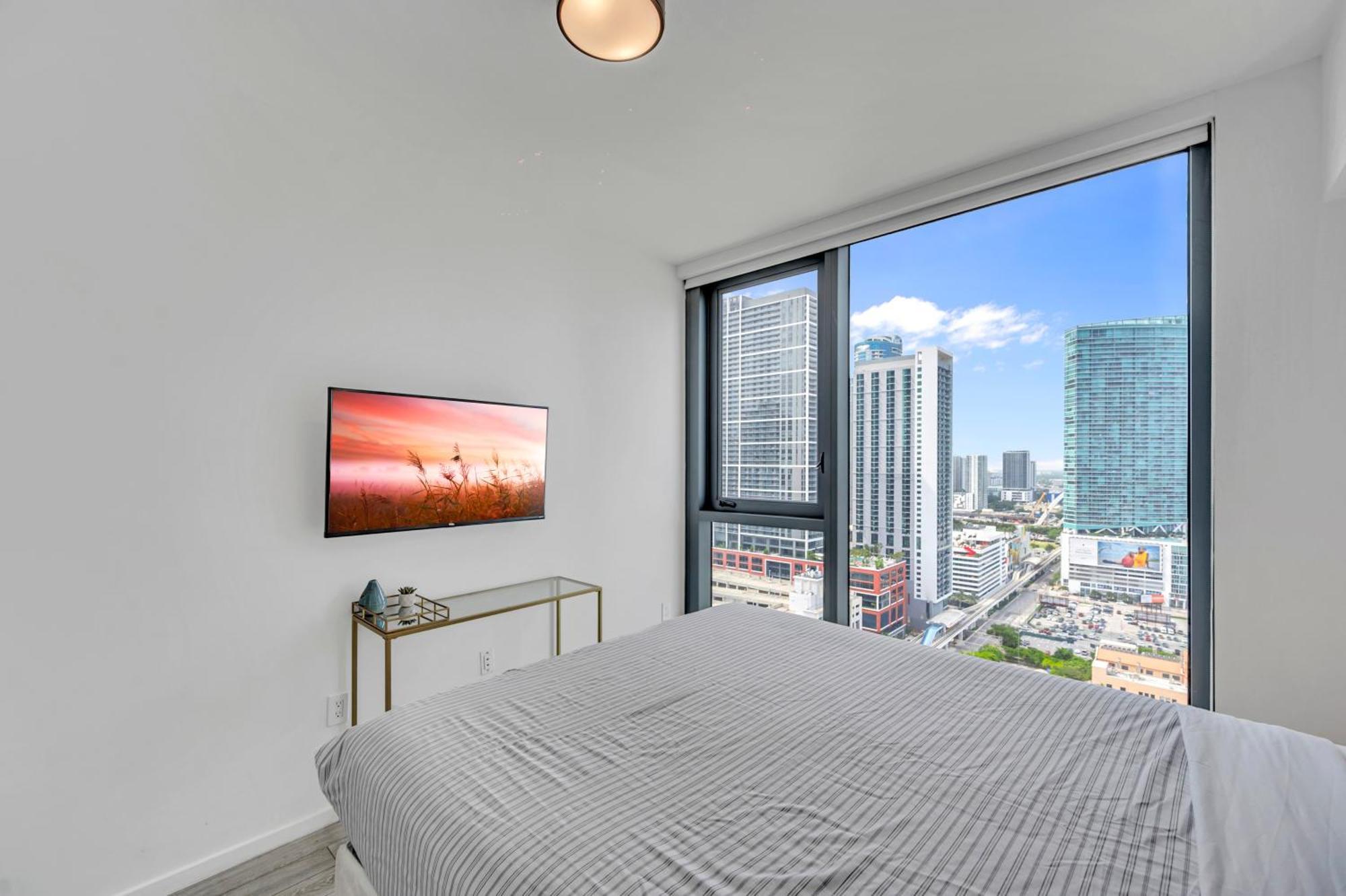 Great 3 Beds 3 Baths Downtown *