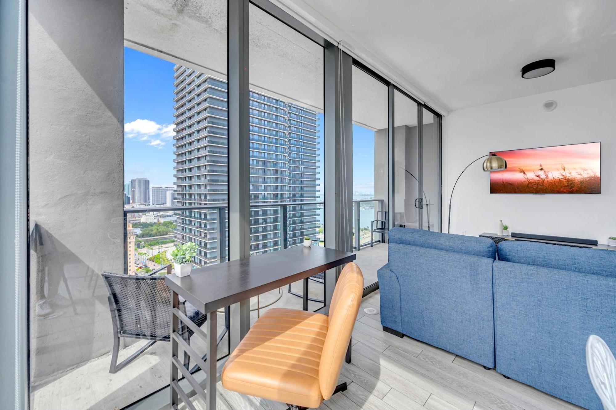 Great 3 Beds 3 Baths Downtown *