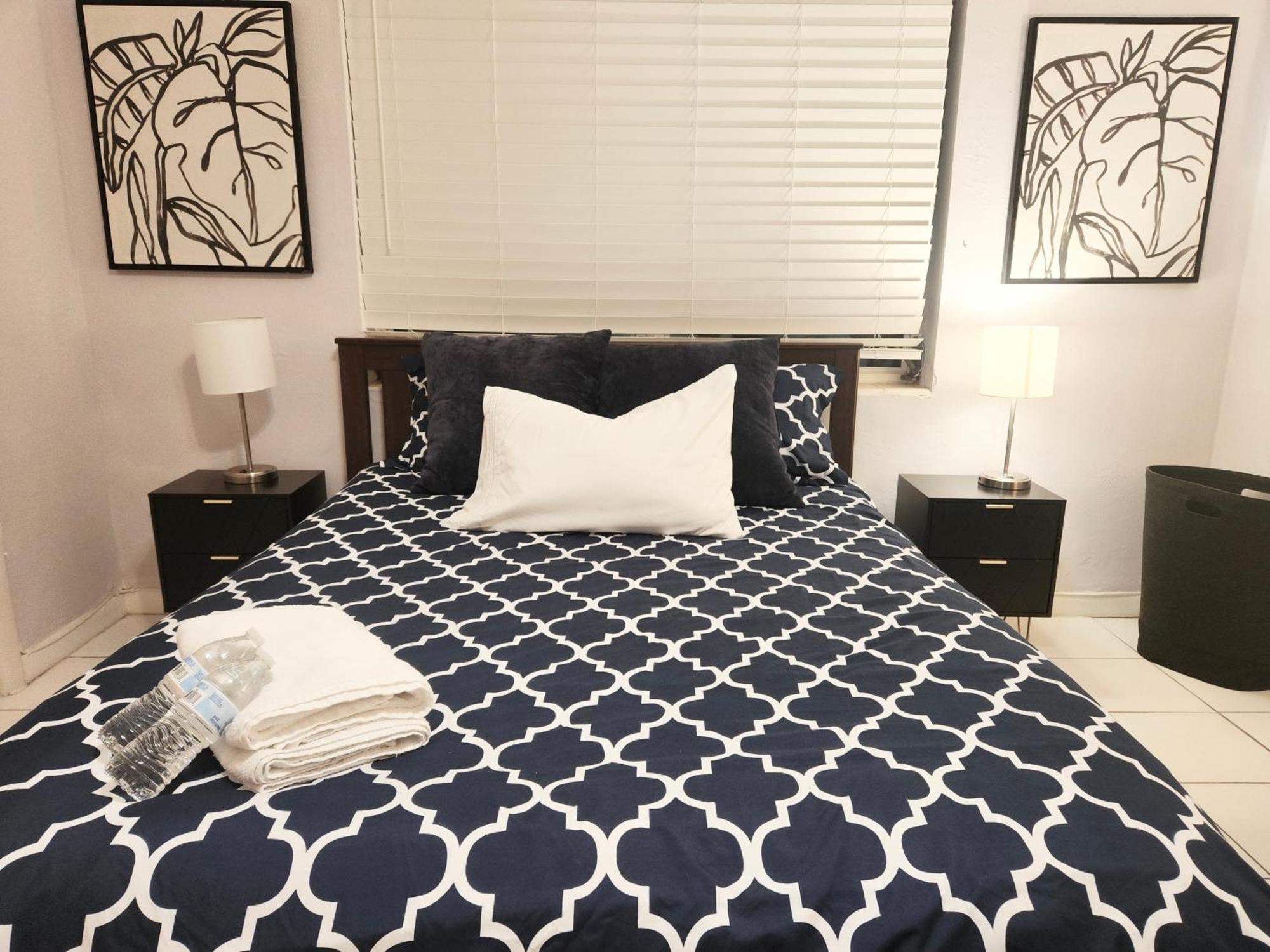 Coral Gables / Coconut Grove Area Free Parking Apartment Miami