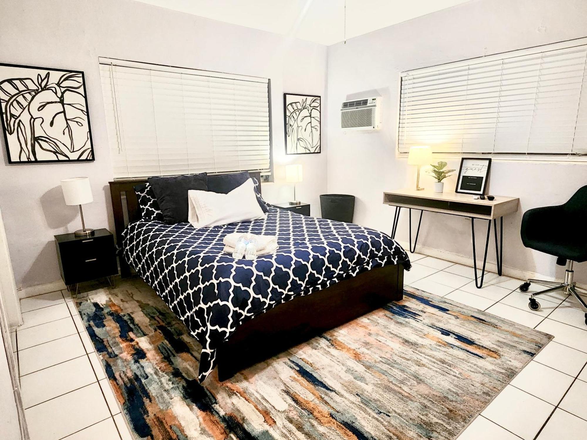 Coral Gables / Coconut Grove Area Free Parking Apartment *