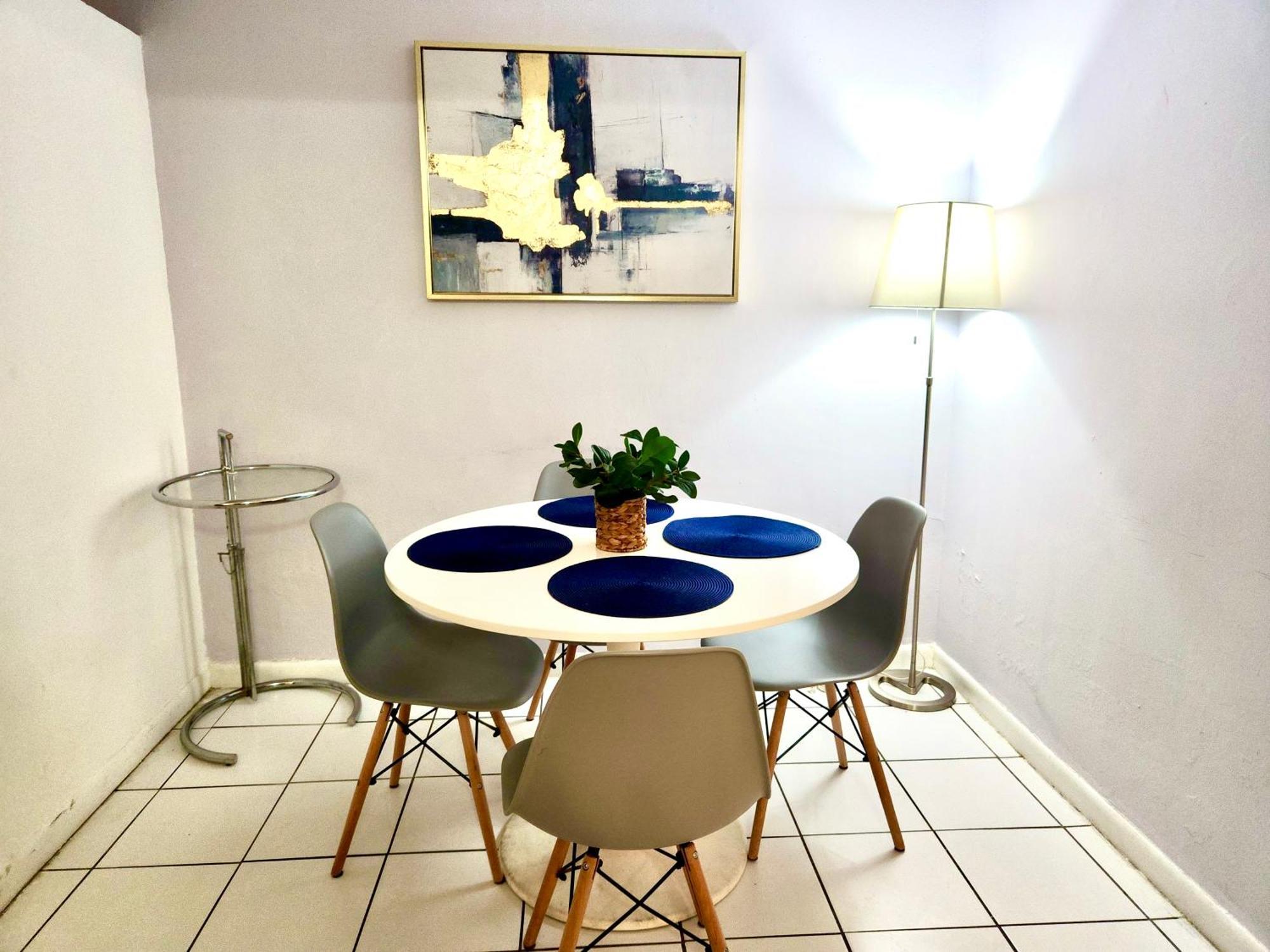 Coral Gables / Coconut Grove Area Free Parking * Miami