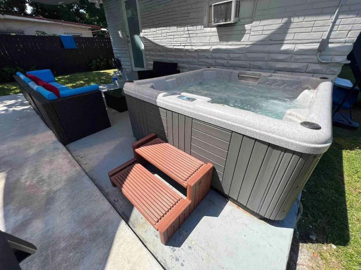 Wynwood House With Pool, Hotub And Parking Holiday home *