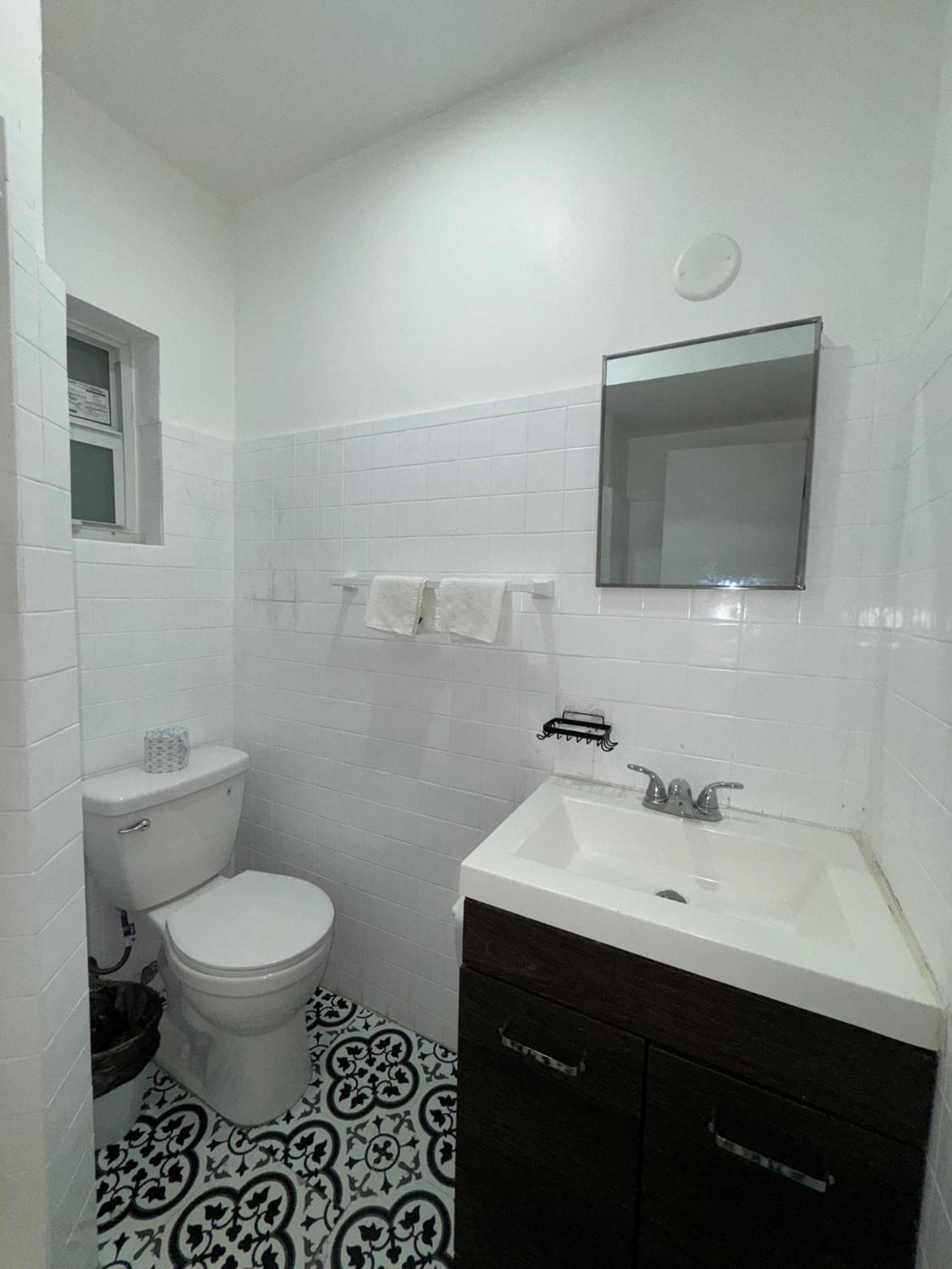 Hotel Rainbow - - Little Havanna *