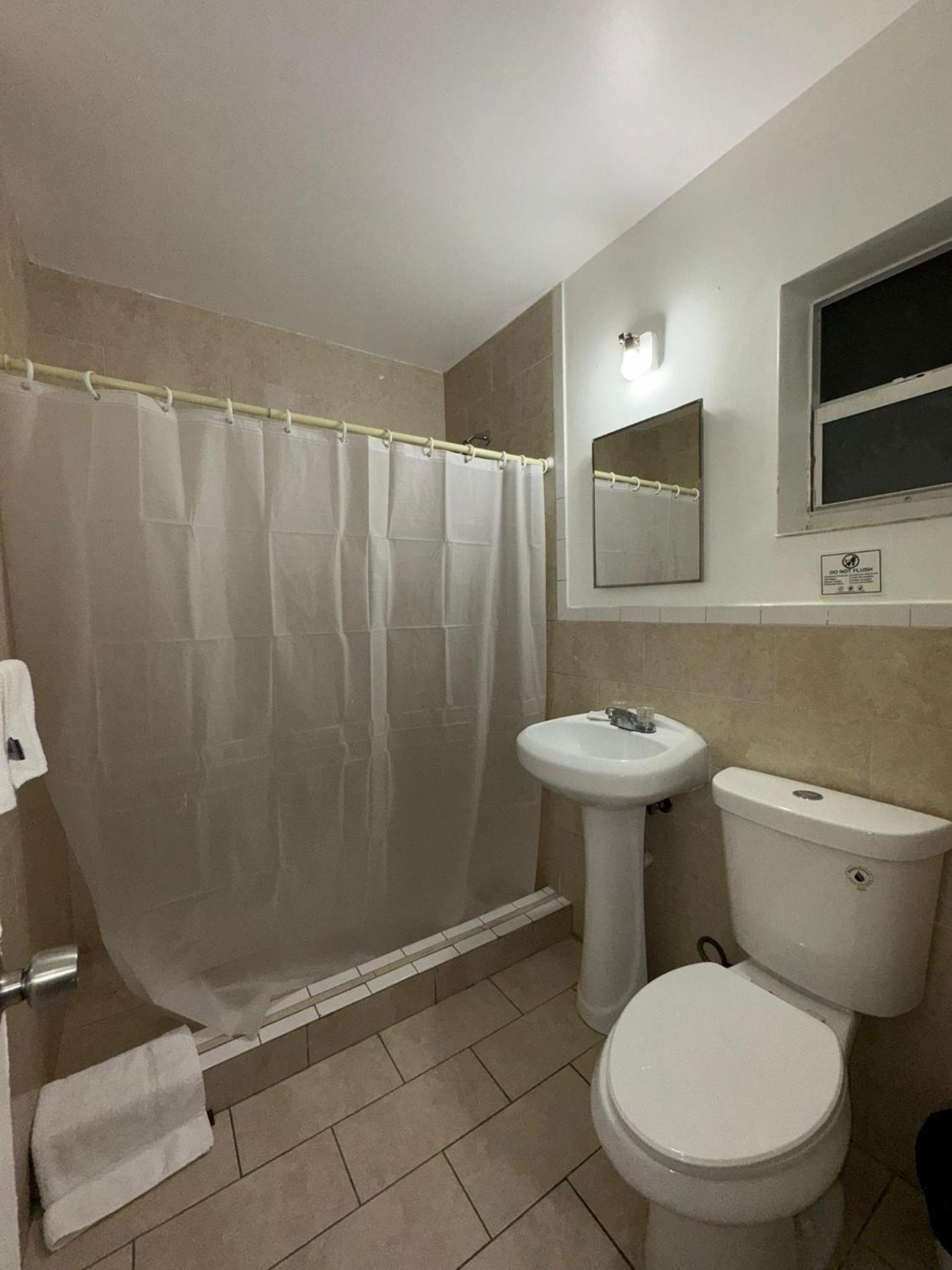 Hotel Rainbow - - Little Havanna Miami