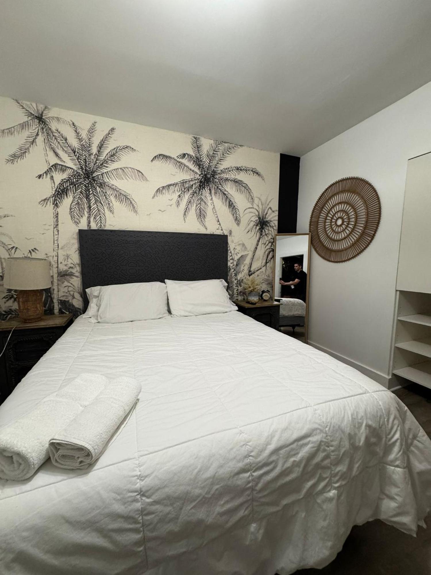 Hotel Rainbow - - Little Havanna *