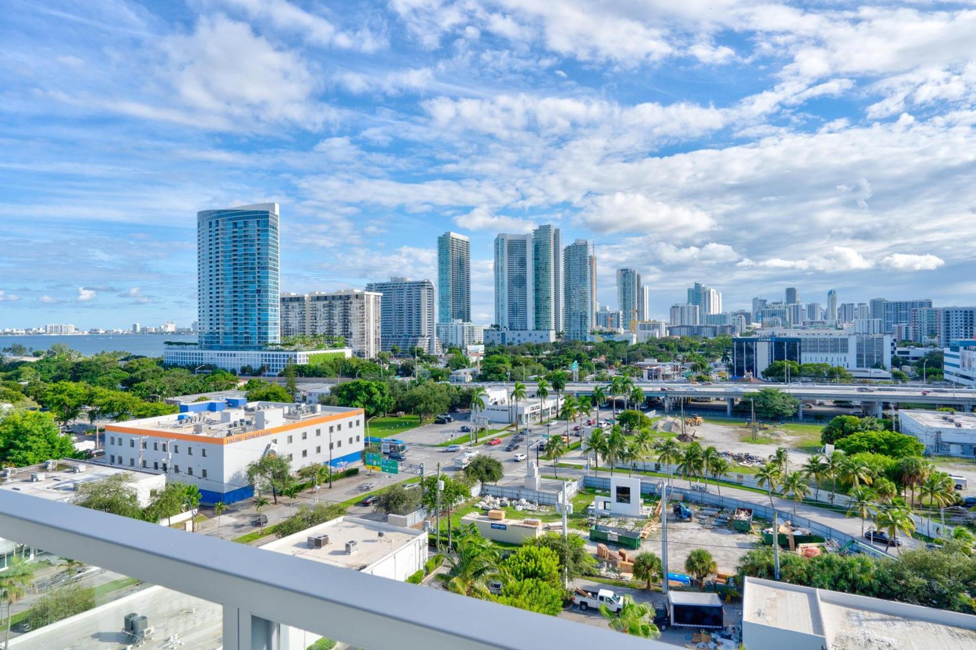 3900-902ch Design District, 2 Bedrooms & 2 Bathrooms Apartment *