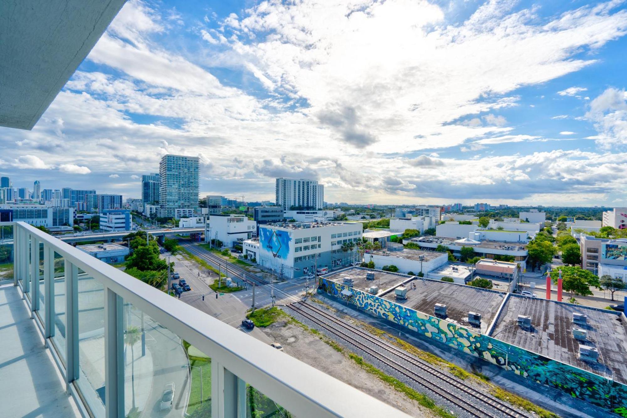 Apartment 3900-902ch Design District, 2 Bedrooms & 2 Bathrooms