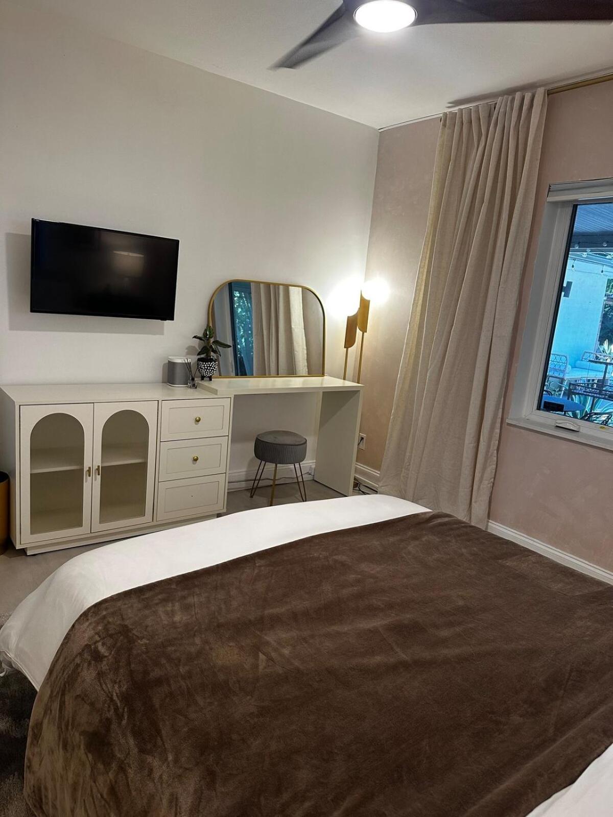 Vakantiehuis 10 Min From Wynwood, Tropical Oasis W Heated Pool Miami