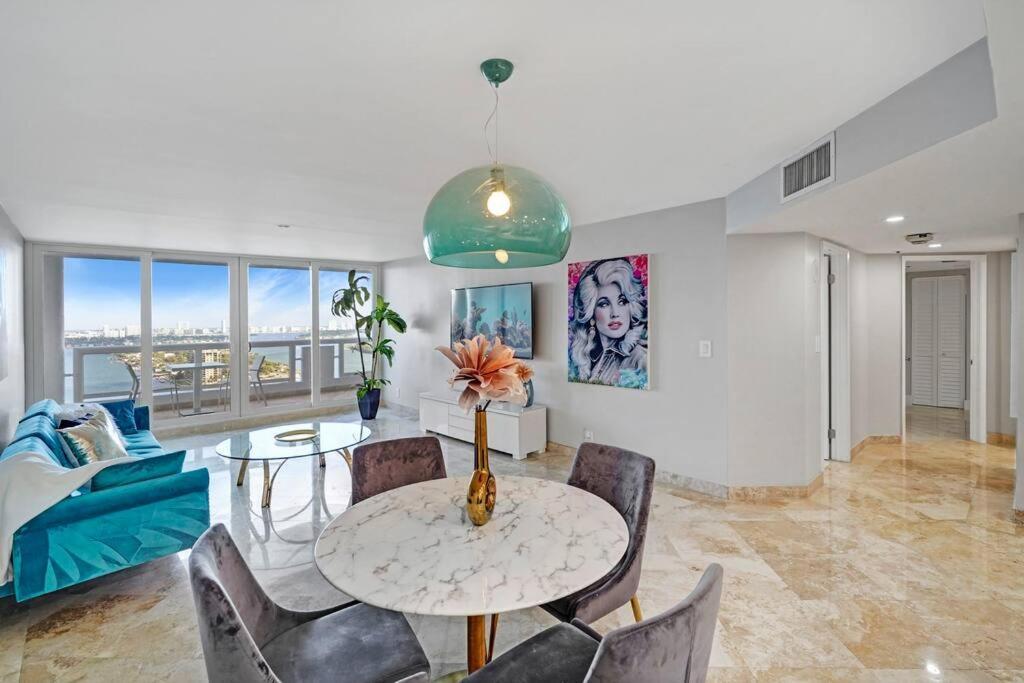 Apartment First Class! - Crystal Clear Water Views! Miami