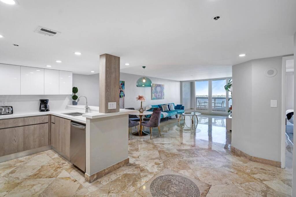 First Class! - Crystal Clear Water Views! Miami