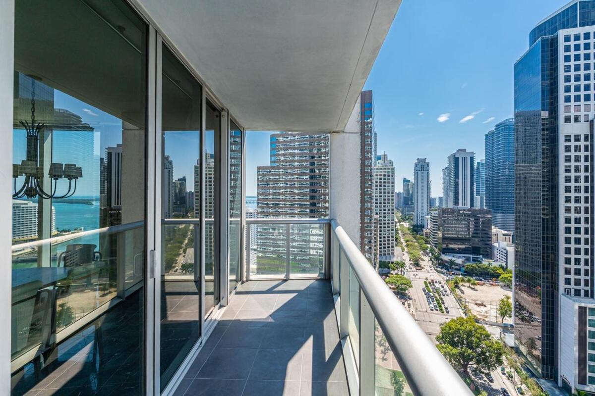 Stunning At Icon With Bay Views-pool-gym-spa Apartment
