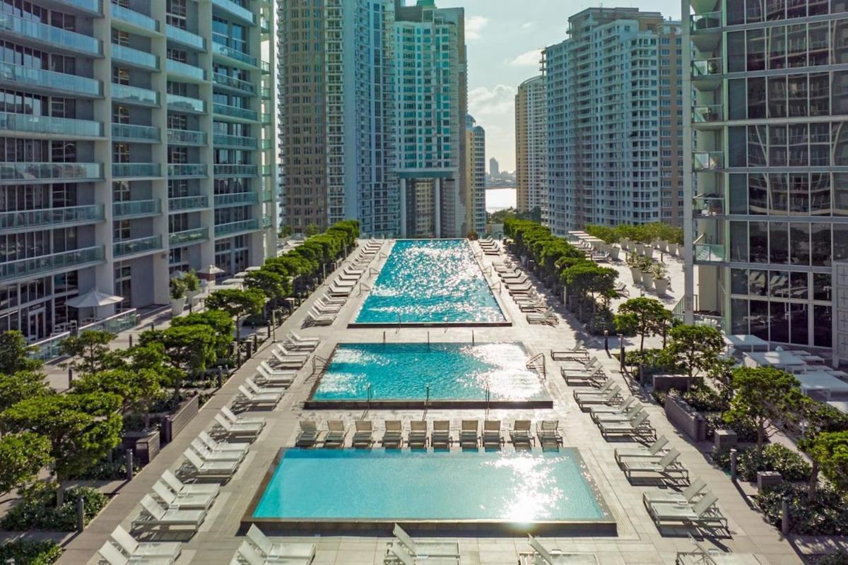 Stunning At Icon With Bay Views-pool-gym-spa Apartment *