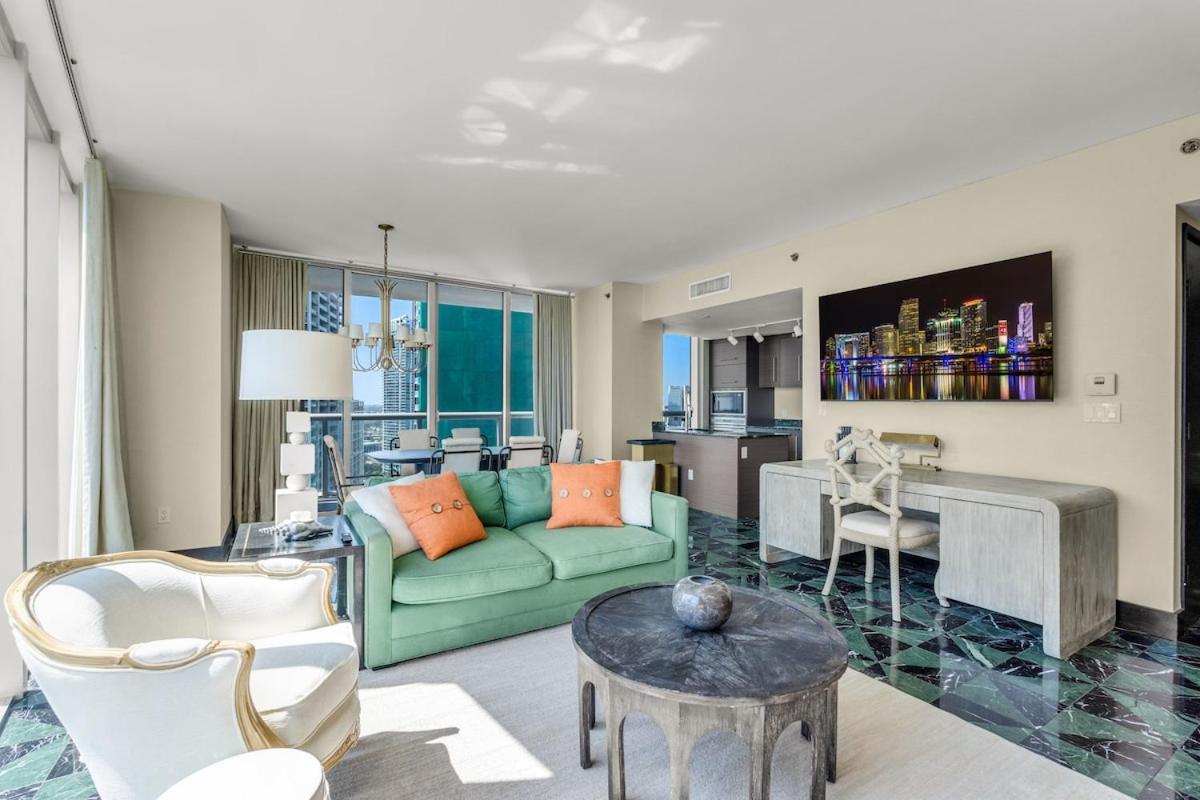 Apartment Stunning At Icon With Bay Views-pool-gym-spa *
