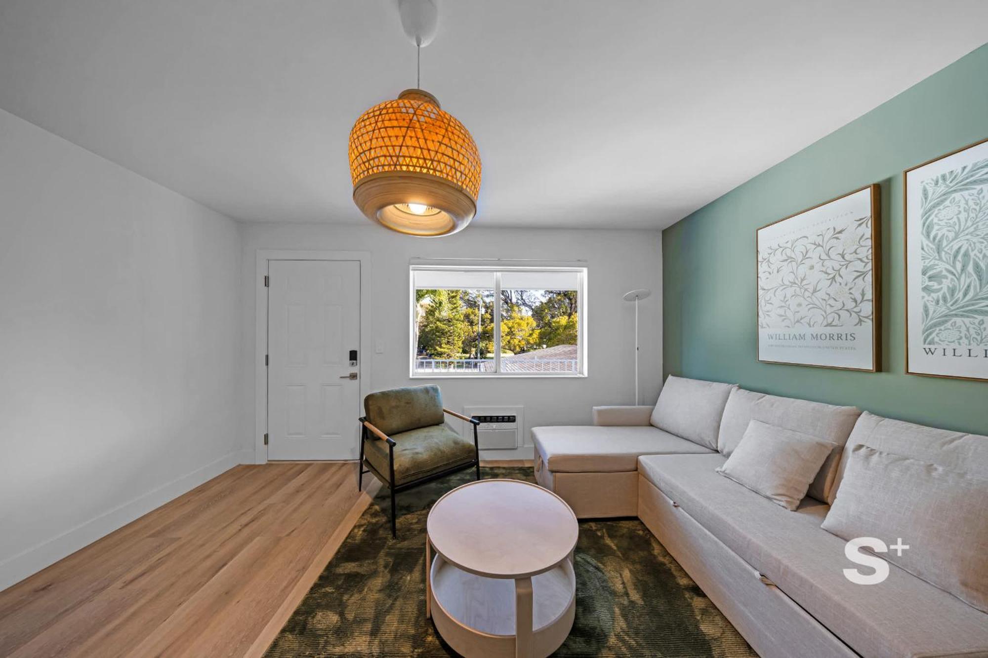 Trendy 1-br In Apartment