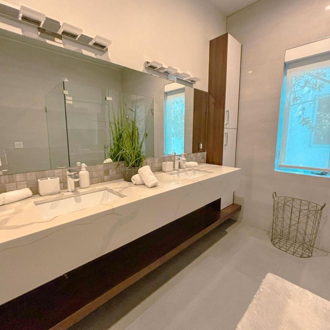 Solara Coconut Grove Villa *
