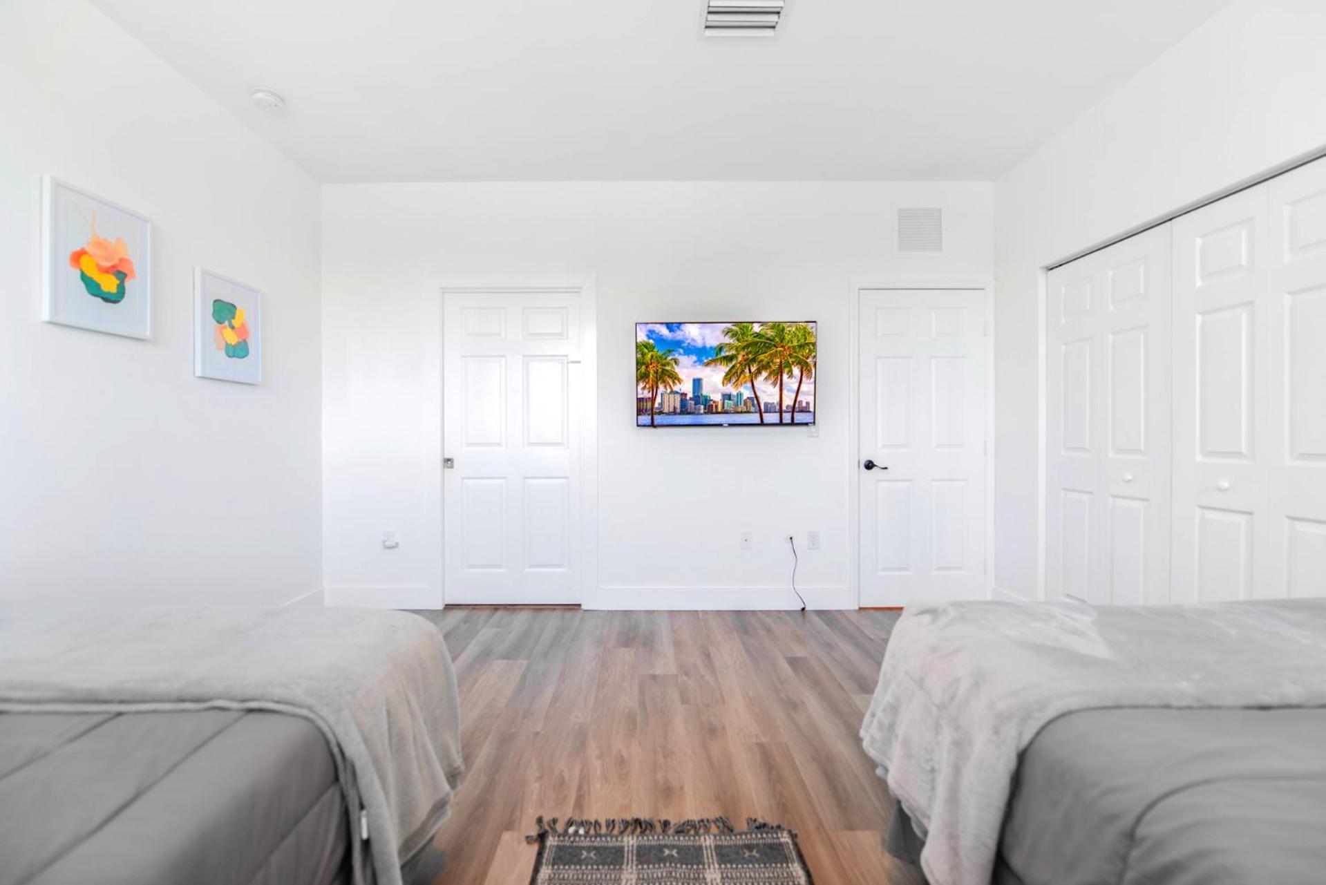 Charming W Free Parking Included Holiday home