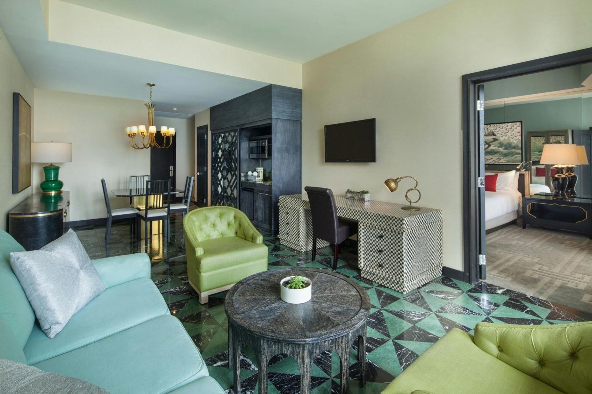 Hotel W 5*