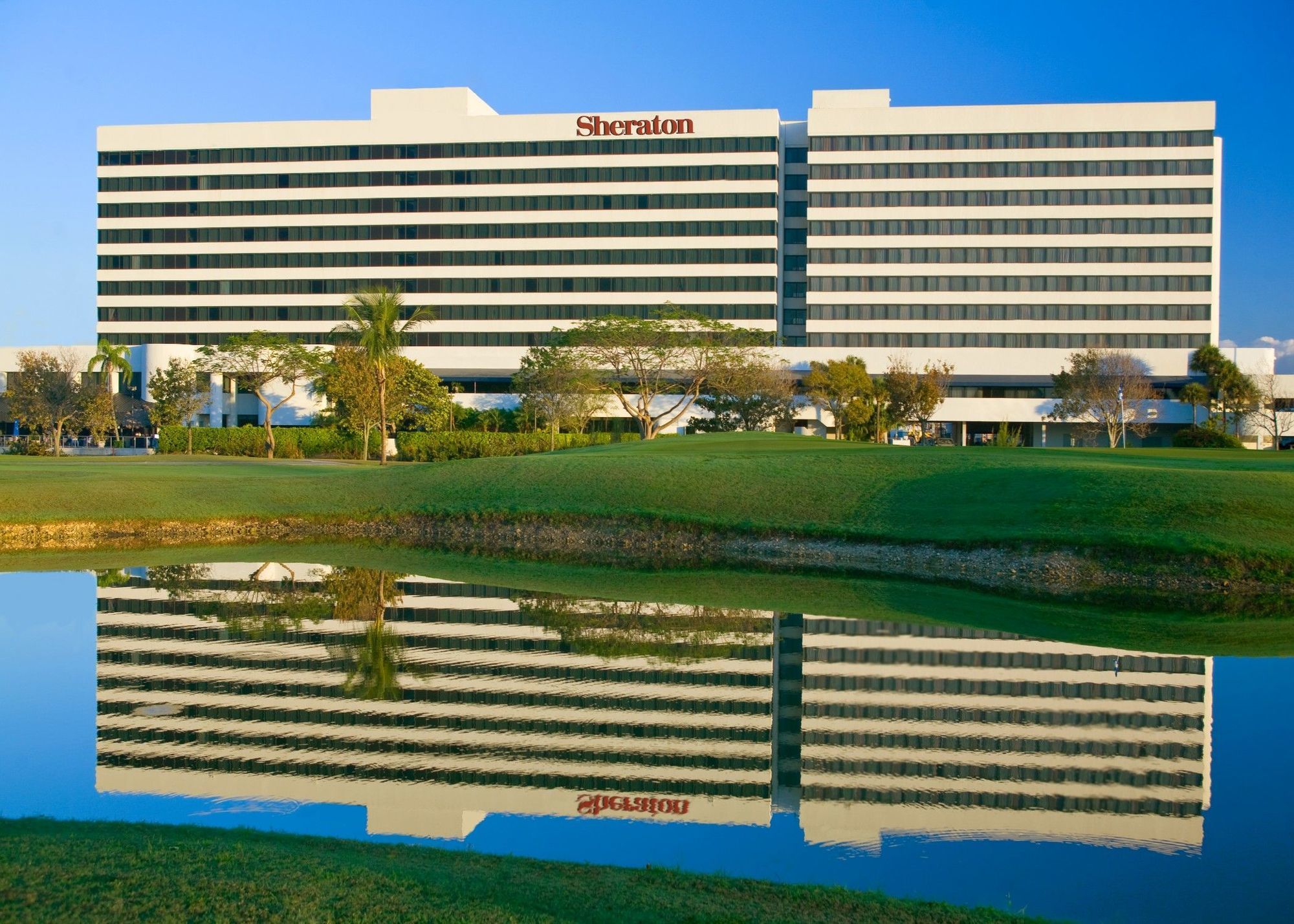 Hotel Sheraton Airport And Executive Meeting Center 4*
