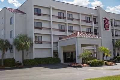 Hotel Red Roof Airport 2*