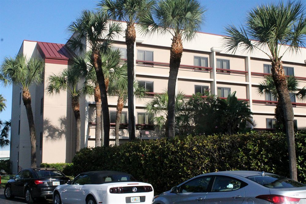 Red Roof Airport Hotel Miami