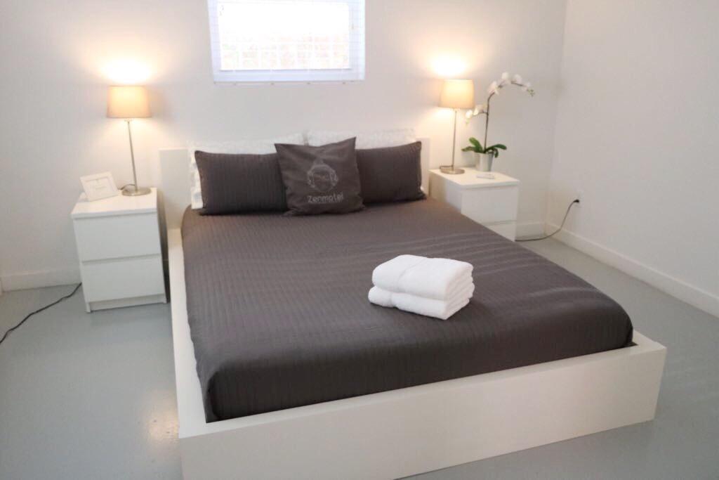 El Portal Apartment *
