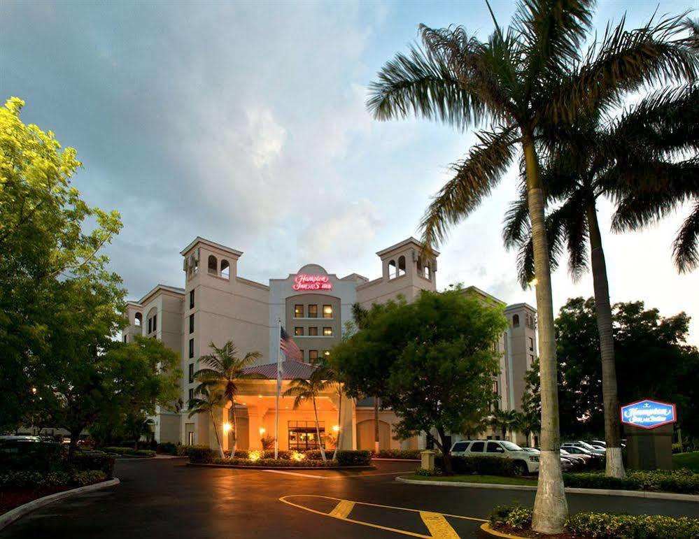 Hampton & Miami-doral Dolphin Mall Hotel Miami