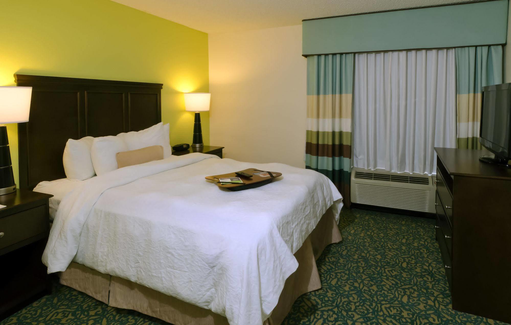 Hotel Hampton & Miami-doral Dolphin Mall 3*