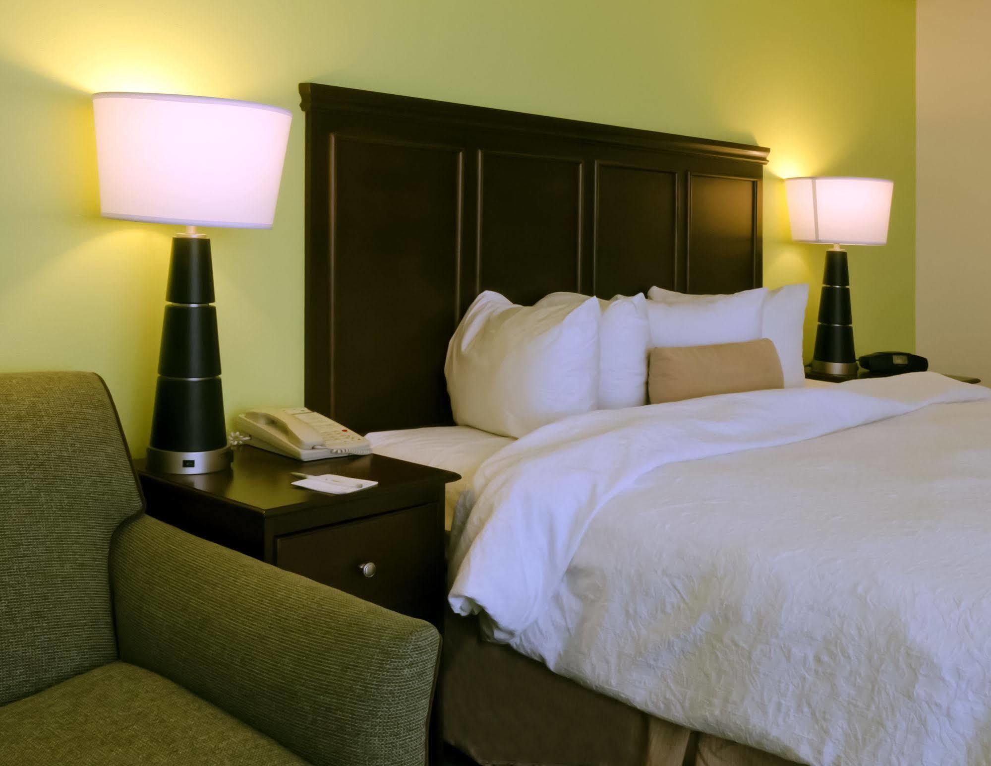 Hampton & Miami-doral Dolphin Mall Hotel Miami