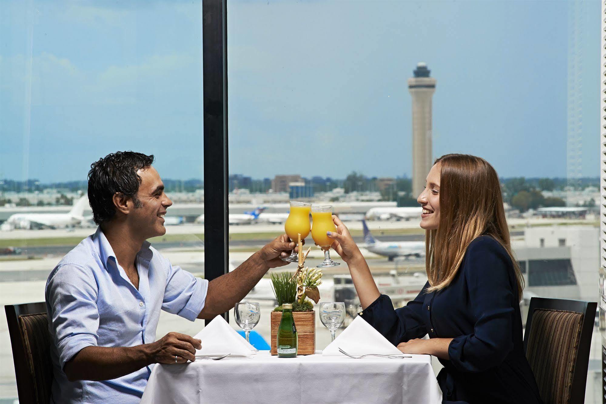 International Airport 3*