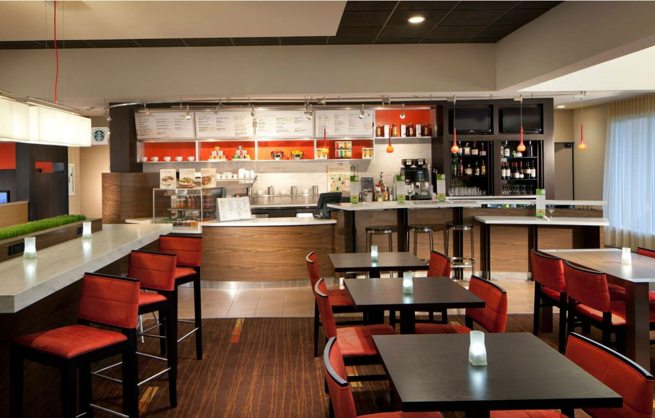 Courtyard Airport West Doral Hotel 3*