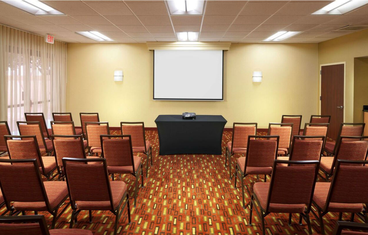 Courtyard Airport West Doral 3* Miami