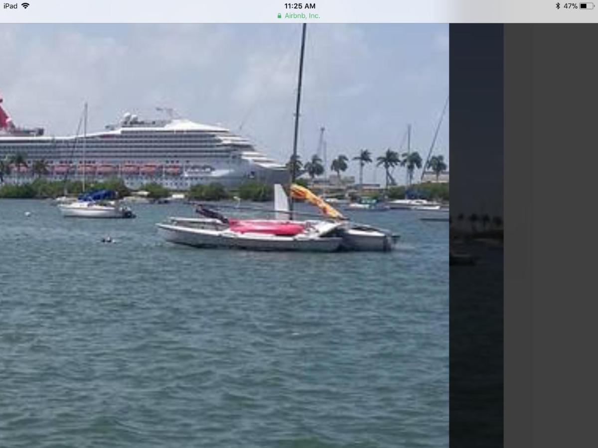 Classic Sailboat 30' Botel Miami
