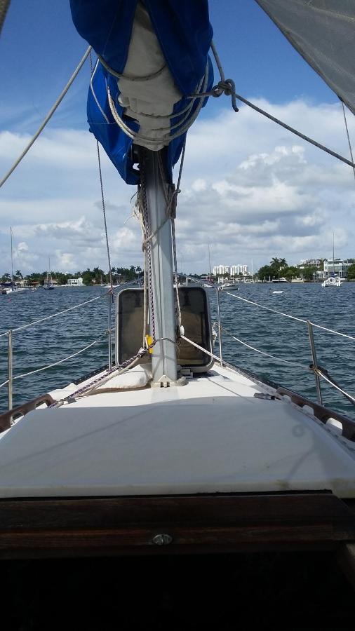 Classic Sailboat 30' *