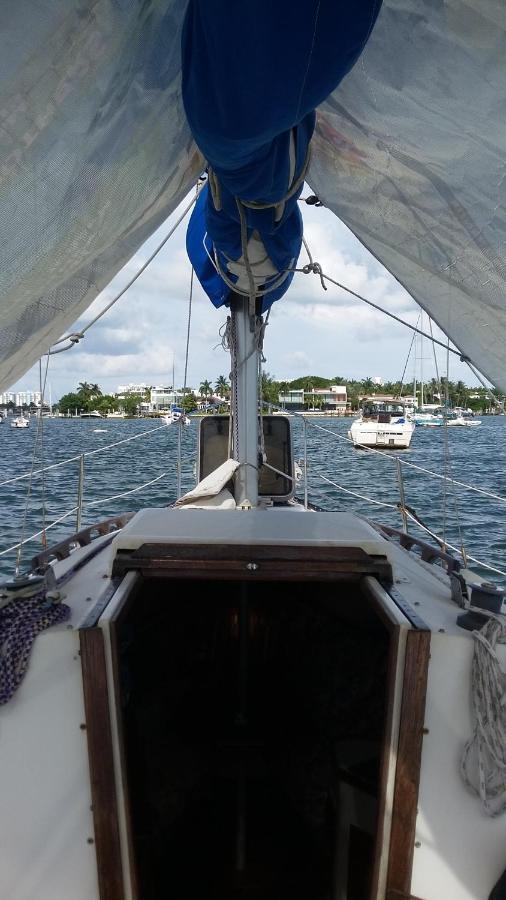 Classic Sailboat 30' Miami