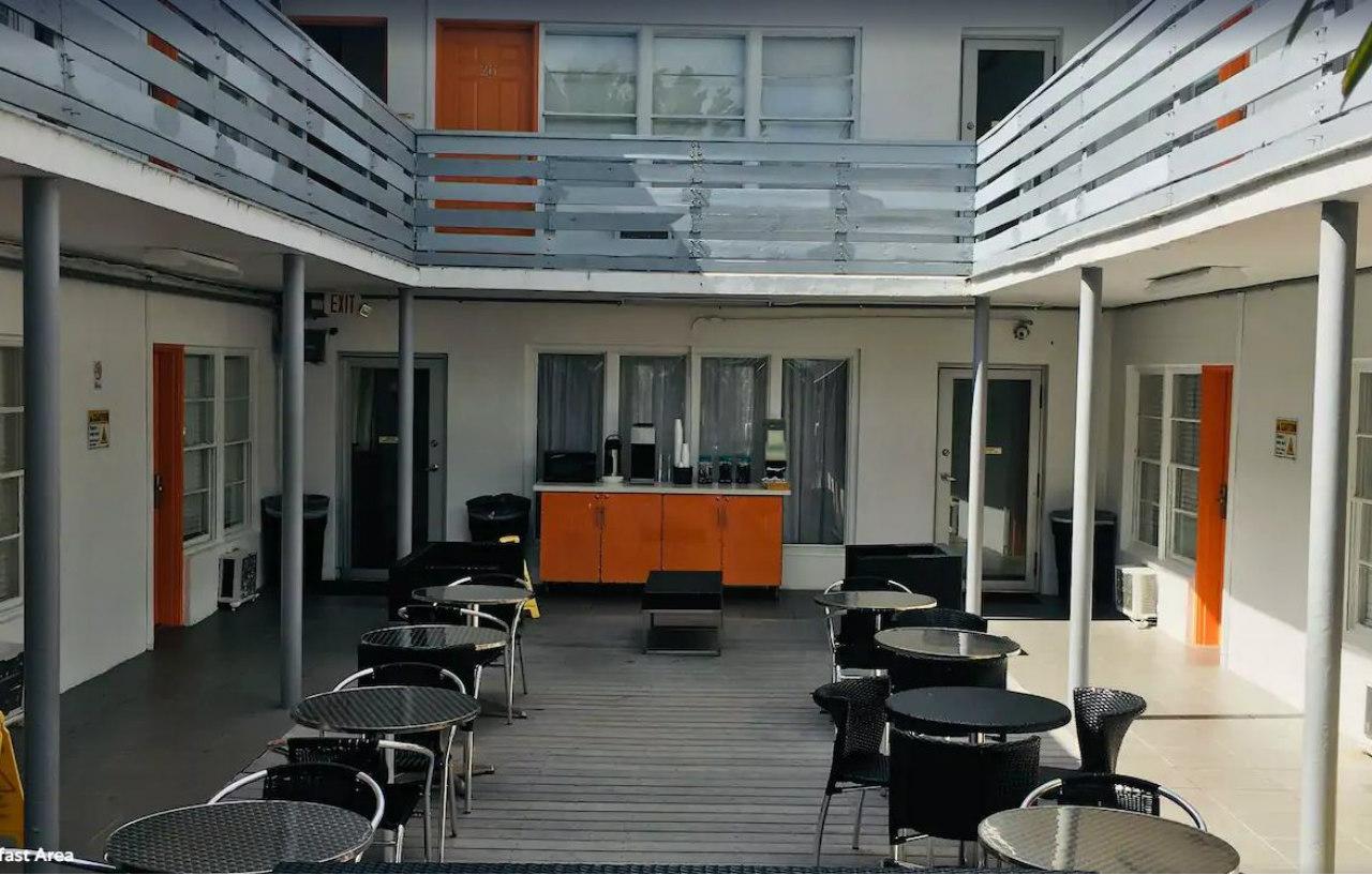 Travelodge By Wyndham Biscayne Bay