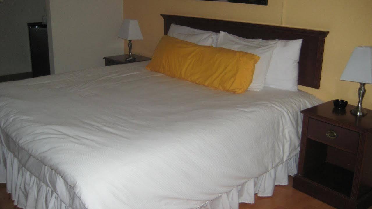 Travelodge By Wyndham Biscayne Bay